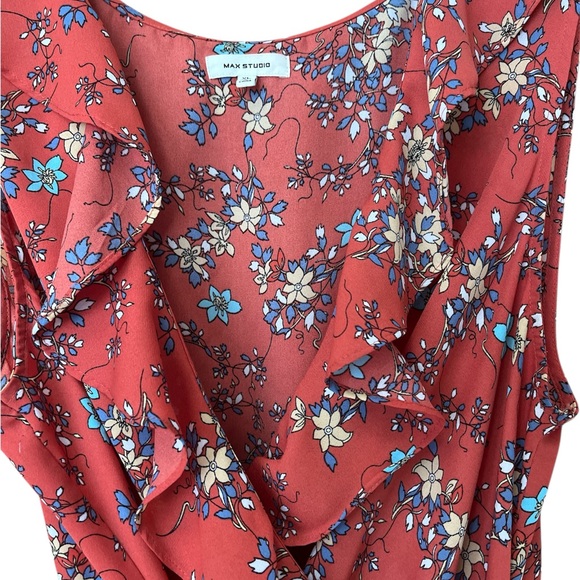 Max Studio Floral Ruffle Blouse - Picture 2 of 5